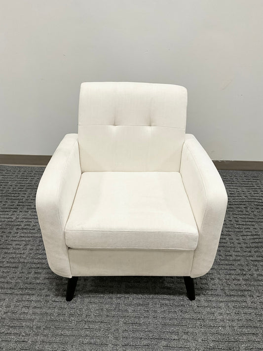 White Chair New) 28”X26”X26”